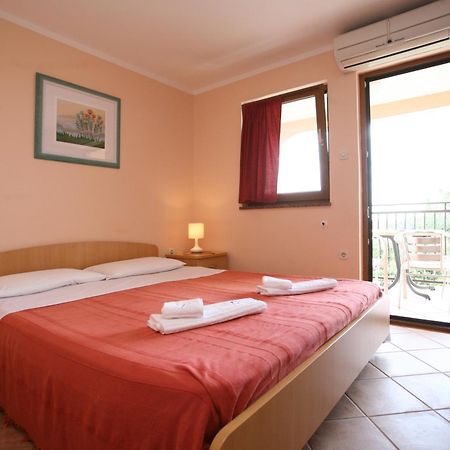 Apartments Neda - Porec South Ruang foto