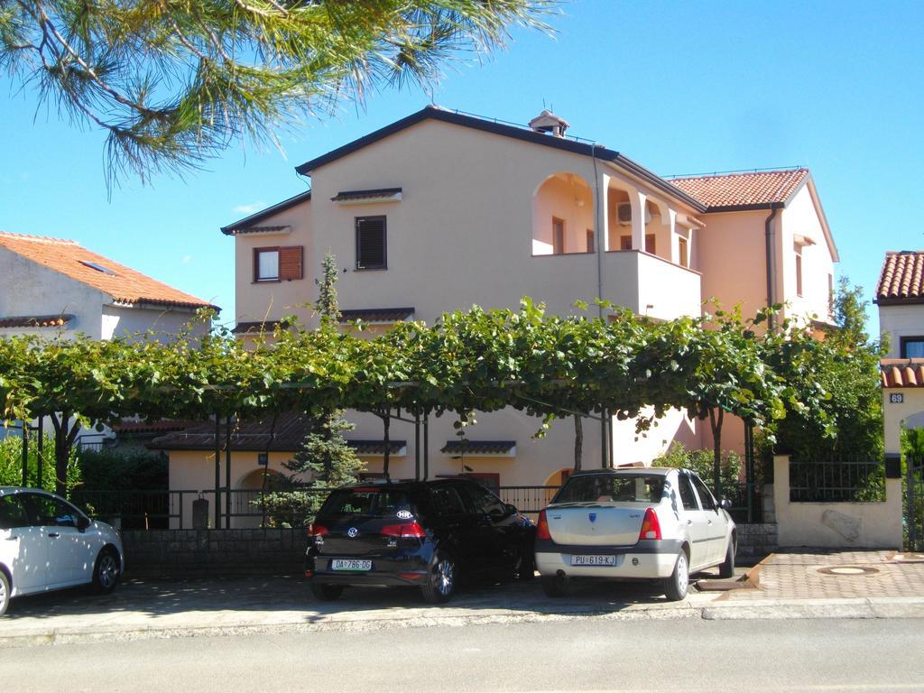 Apartments Neda - Porec South Bagian luar foto