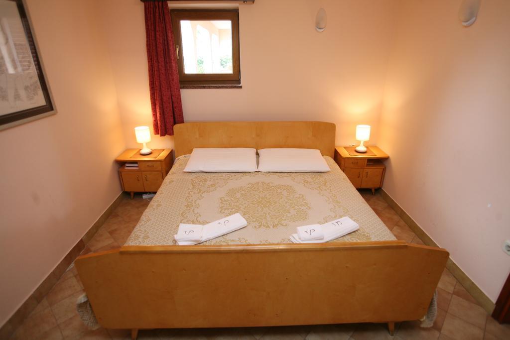 Apartments Neda - Porec South Ruang foto