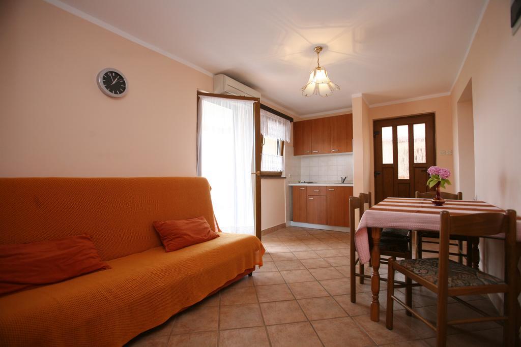 Apartments Neda - Porec South Ruang foto
