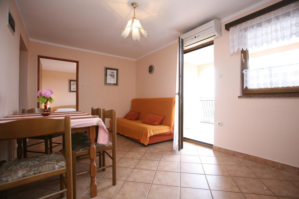 Apartments Neda - Porec South Ruang foto