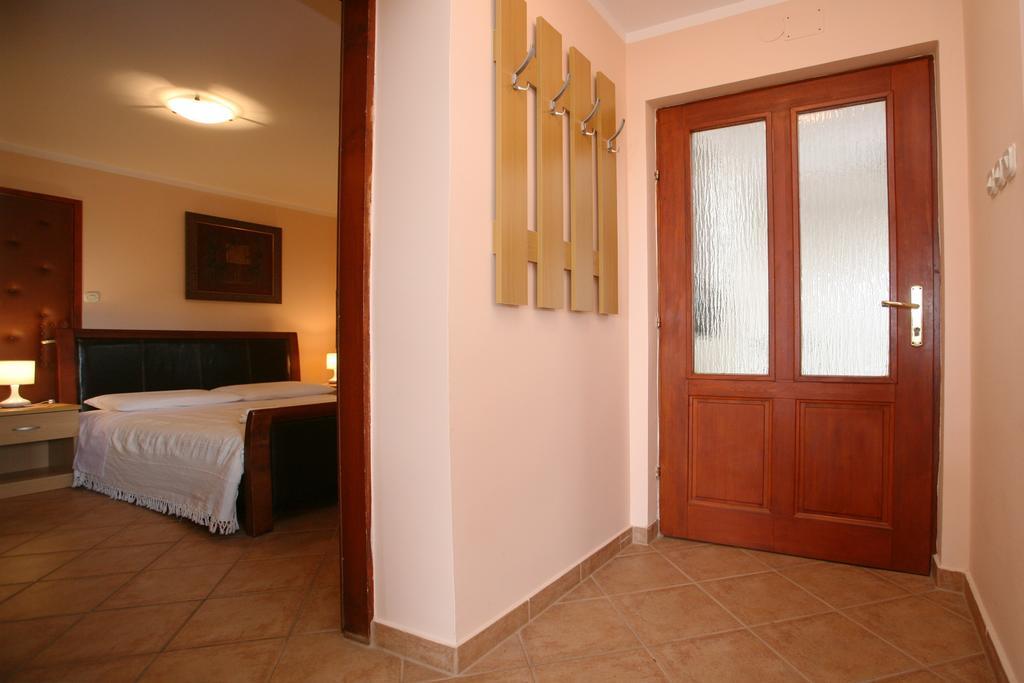 Apartments Neda - Porec South Ruang foto