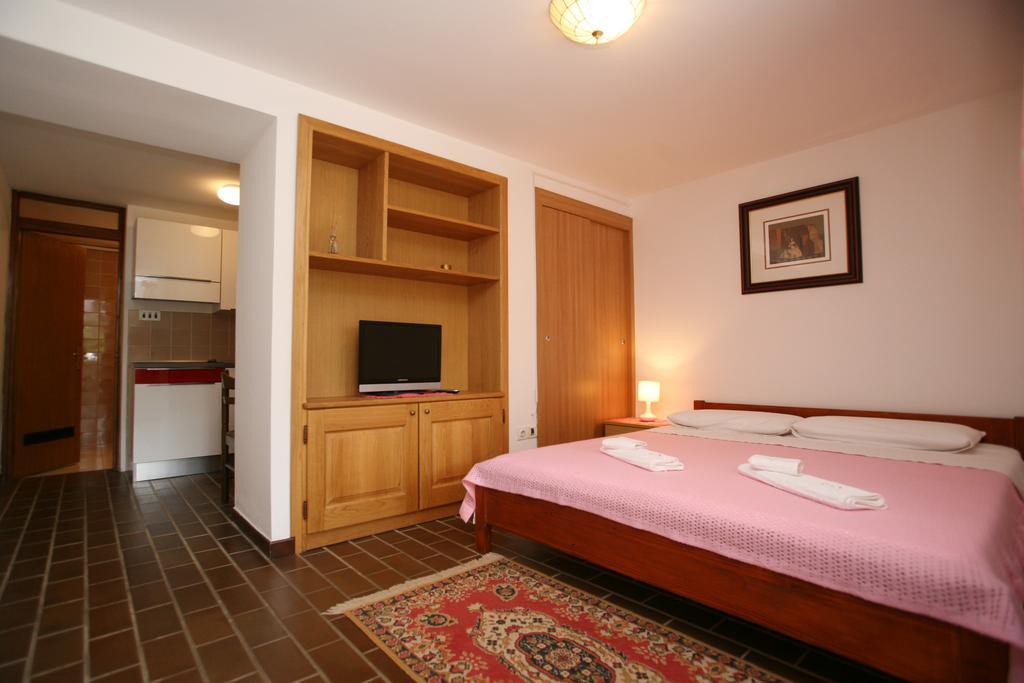 Apartments Neda - Porec South Ruang foto