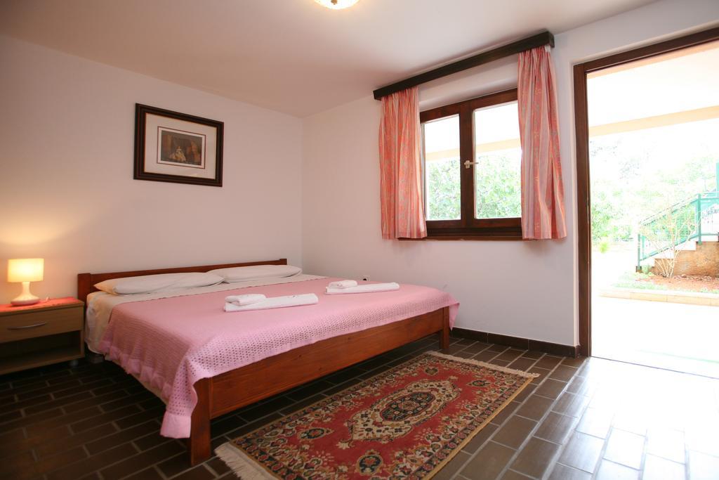 Apartments Neda - Porec South Ruang foto