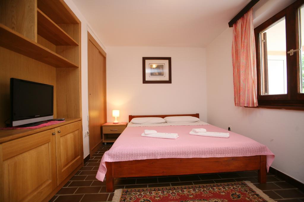 Apartments Neda - Porec South Ruang foto