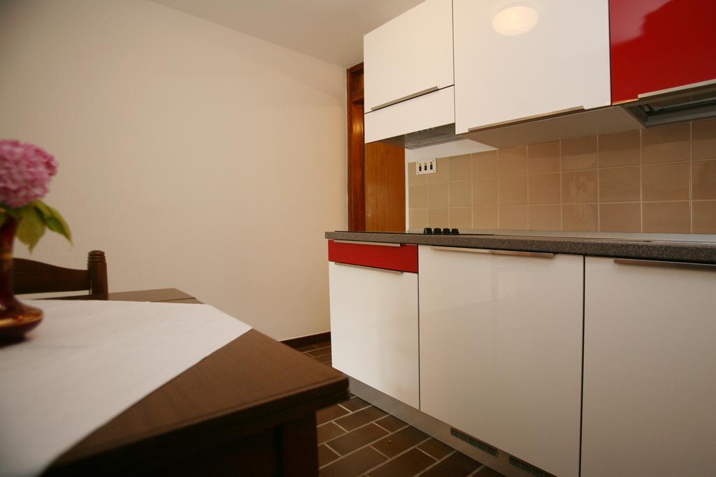 Apartments Neda - Porec South Ruang foto