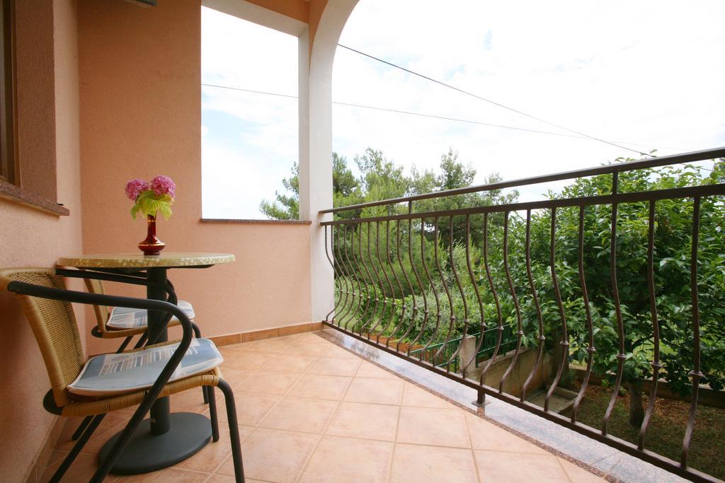 Apartments Neda - Porec South Ruang foto