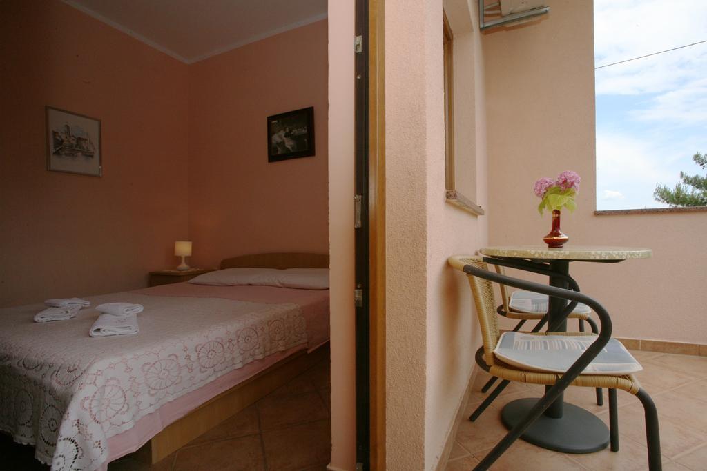 Apartments Neda - Porec South Ruang foto