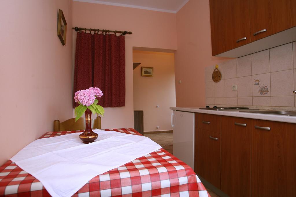 Apartments Neda - Porec South Ruang foto