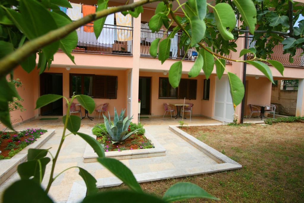 Apartments Neda - Porec South Ruang foto
